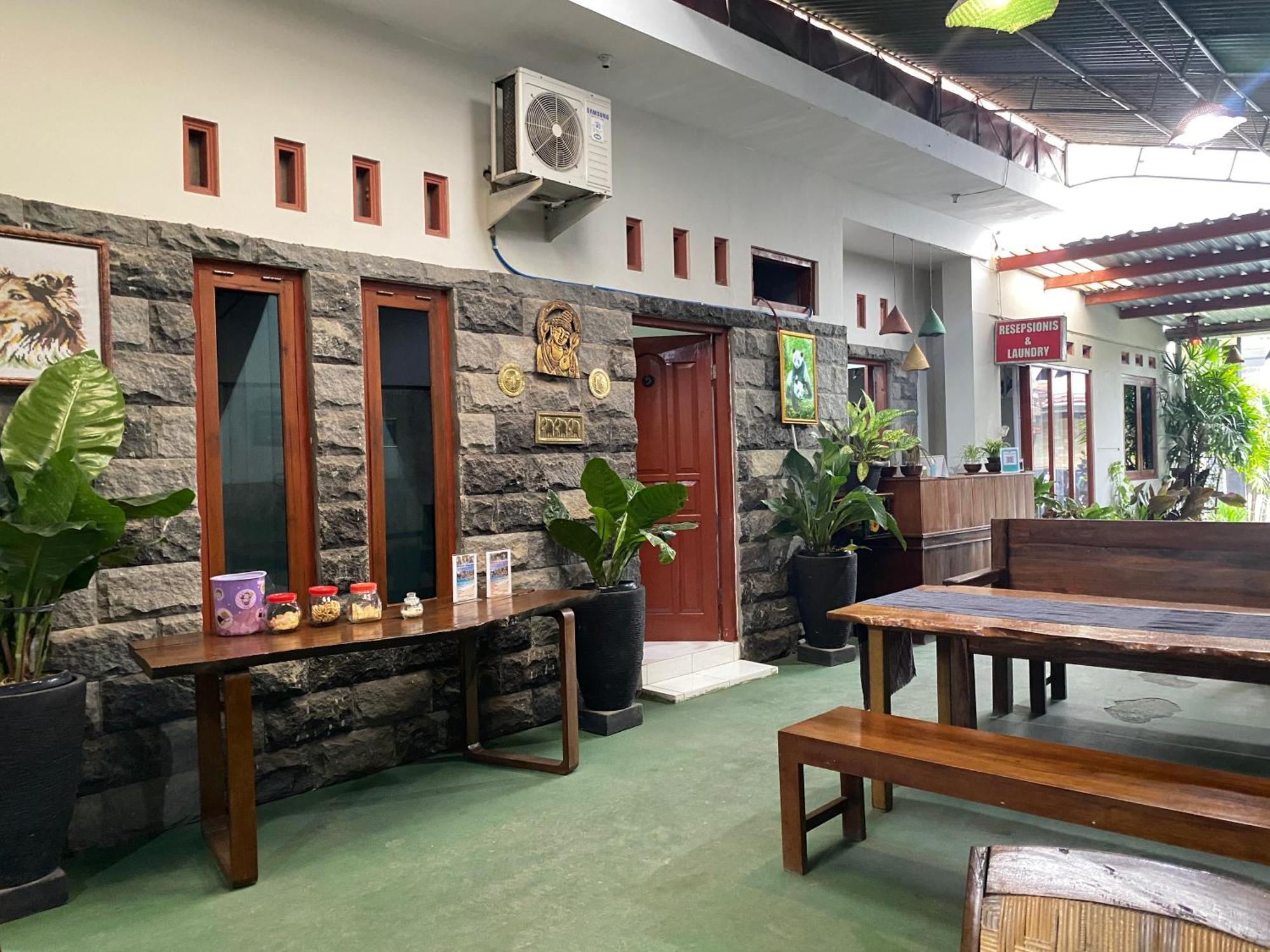 Ada Homestay Magelang Eksteriør bilde