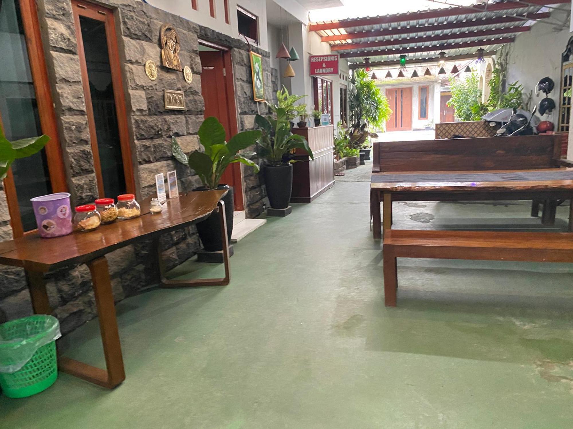 Ada Homestay Magelang Eksteriør bilde